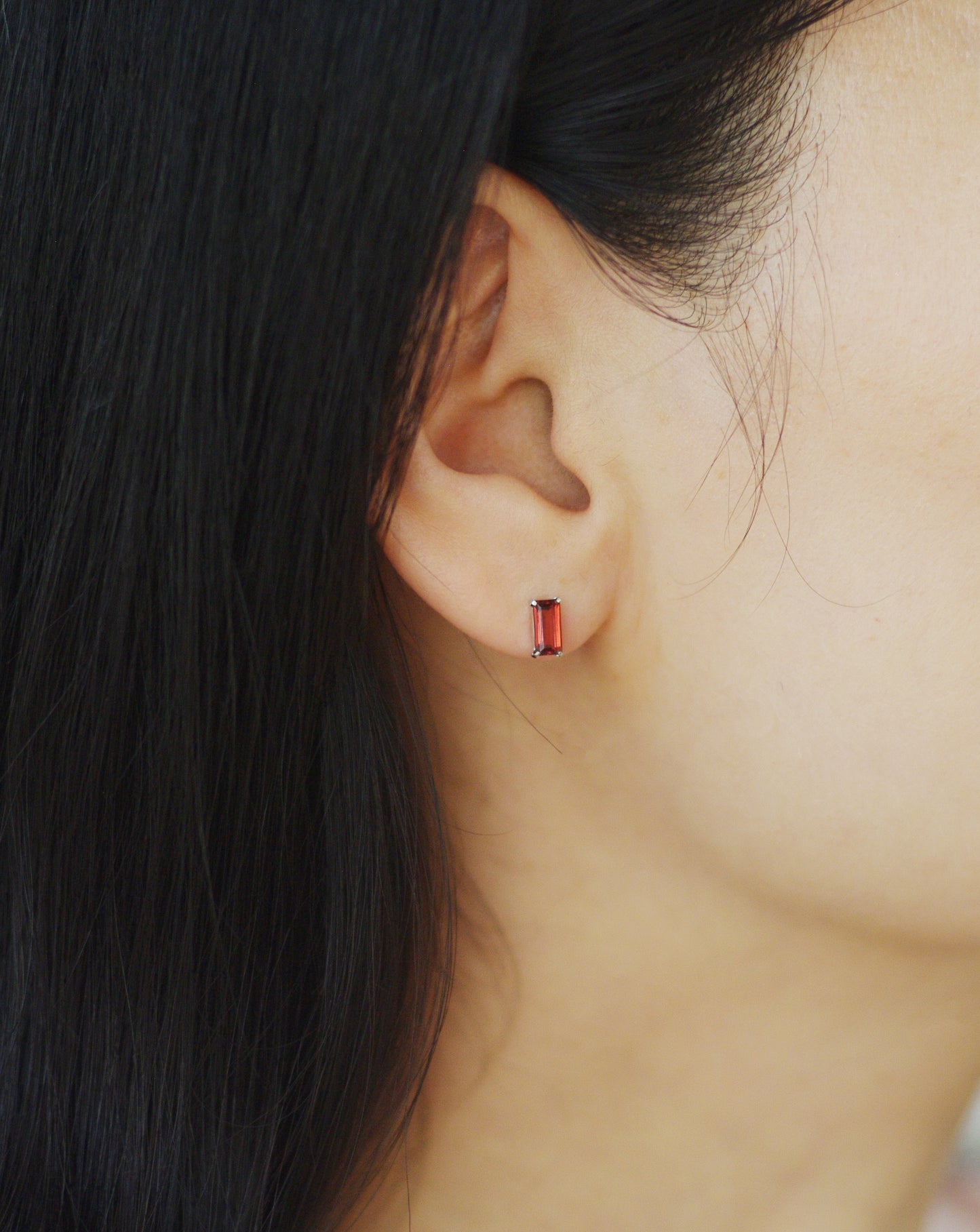 K10WGガーネットピアス