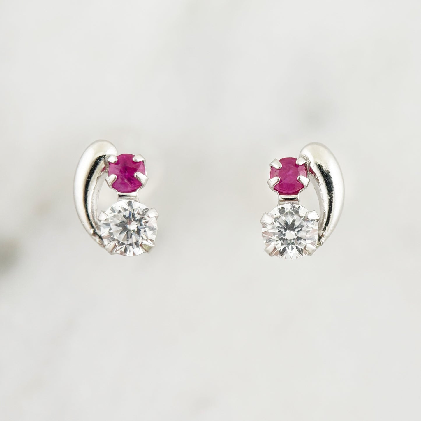 K10WG キュービックジルコニアピアス