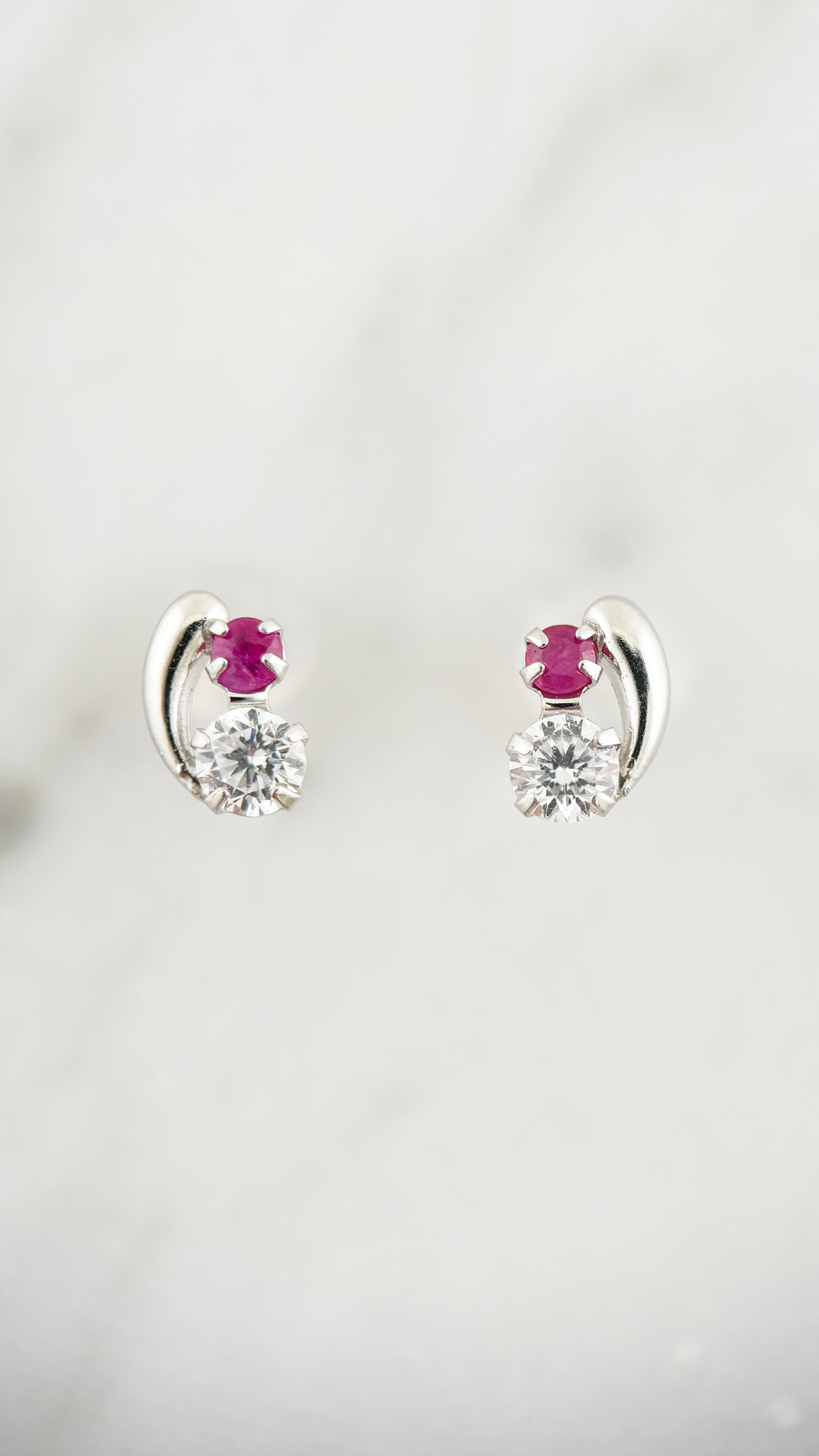 K10WG キュービックジルコニアピアス