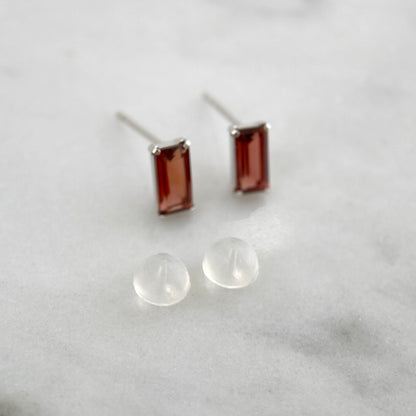 K10WGガーネットピアス