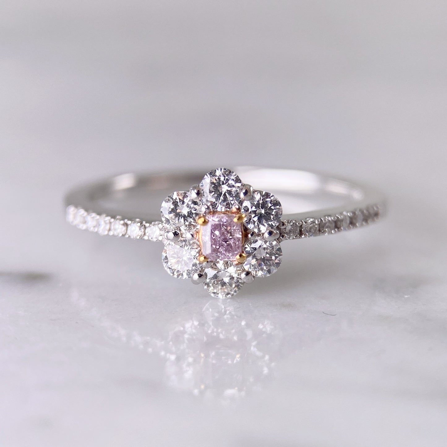 Pt/K18ピンクダイヤリング