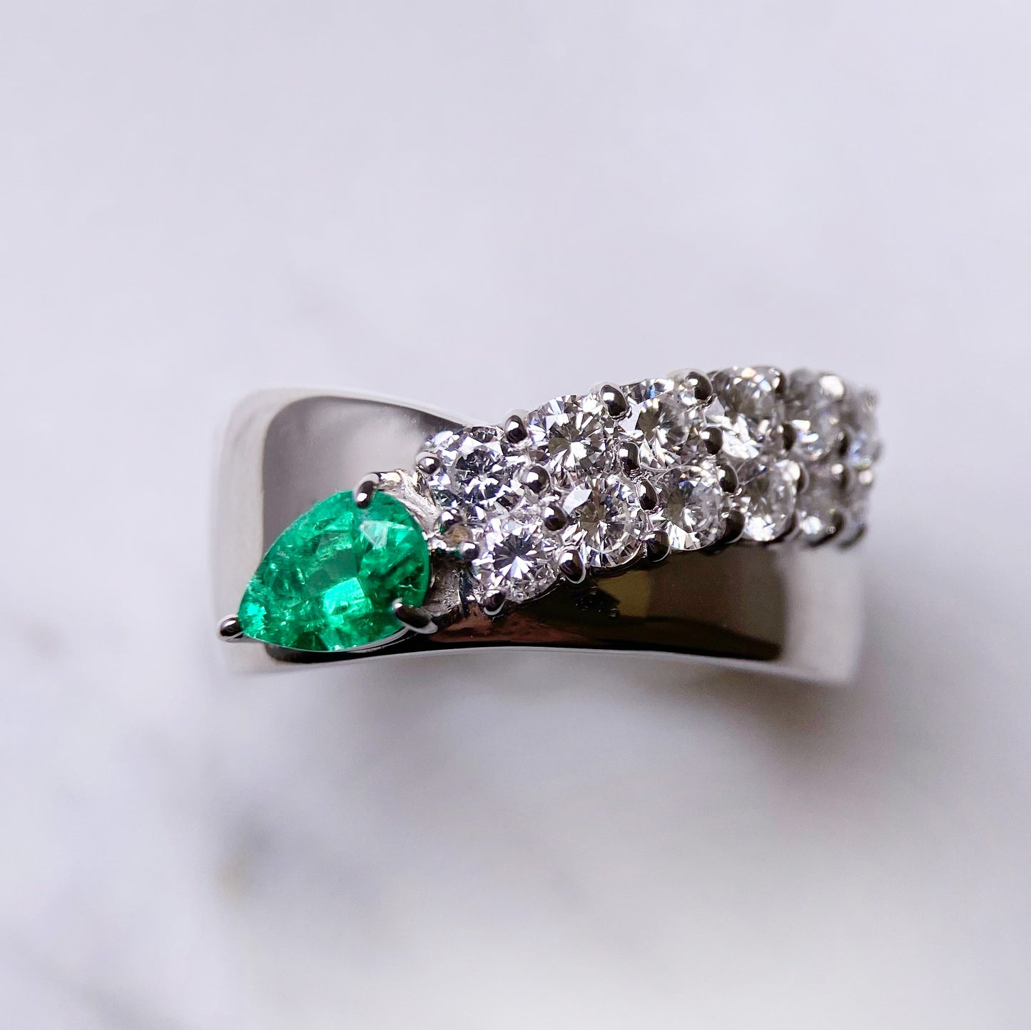 PTエメラルドリング