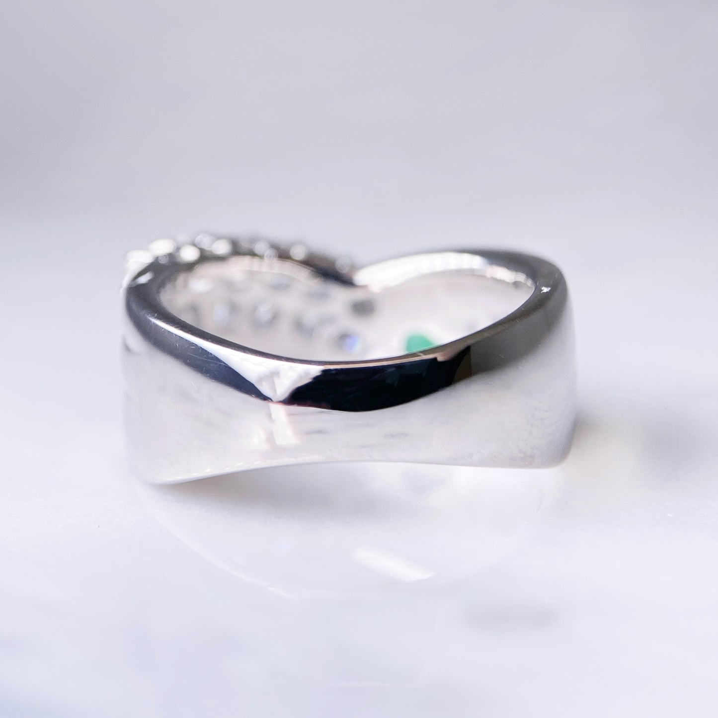 PTエメラルドリング