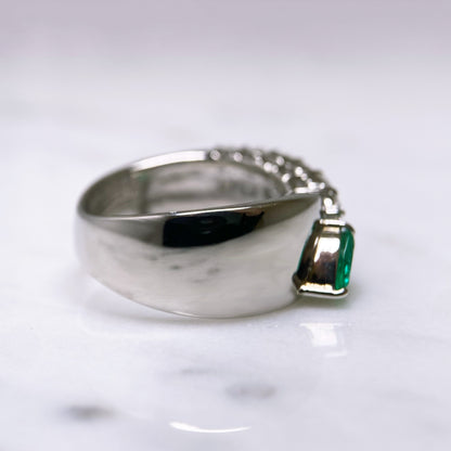 PTエメラルドリング