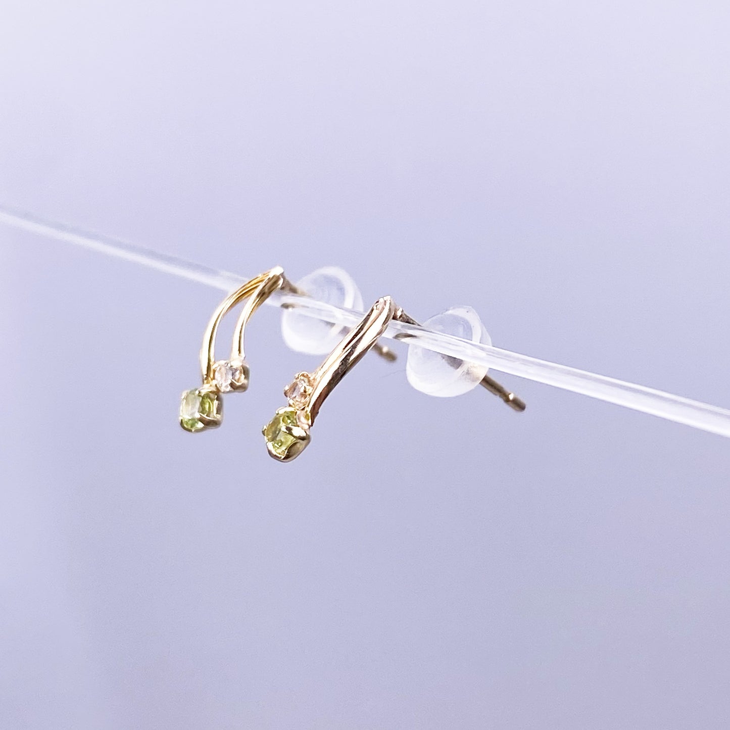 K10YGペリドットピアス