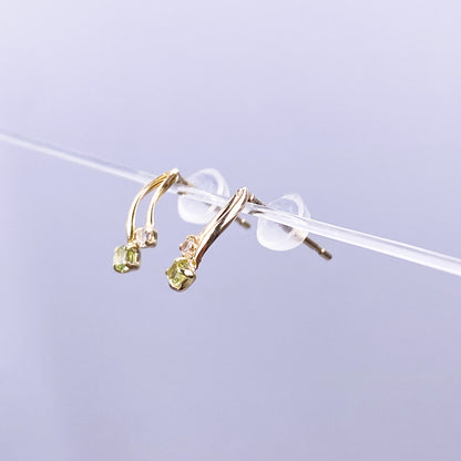 K10YGペリドットピアス